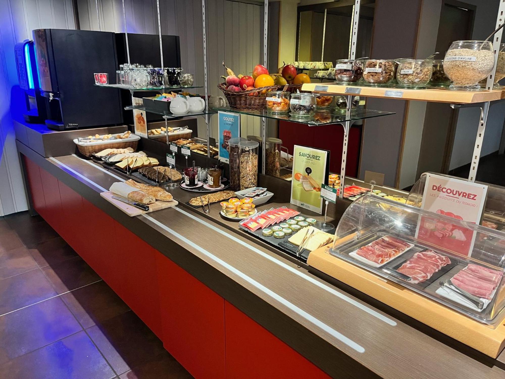 Brit Hotel Confort מונטובן מראה חיצוני תמונה