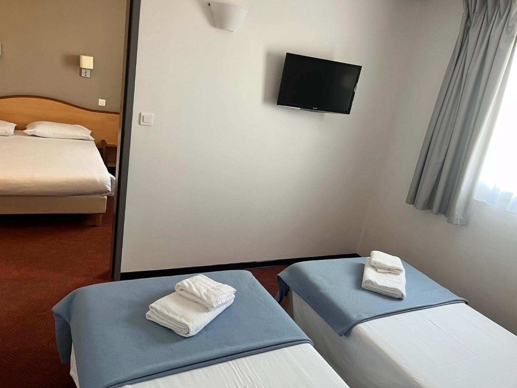 Brit Hotel Confort מונטובן מראה חיצוני תמונה