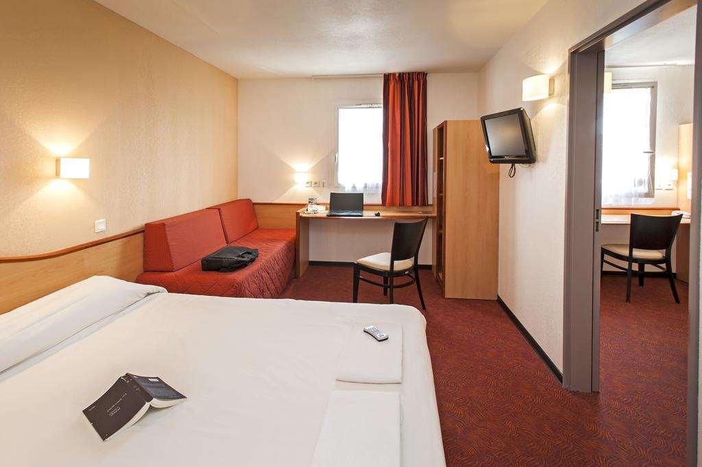 Brit Hotel Confort מונטובן חדר תמונה