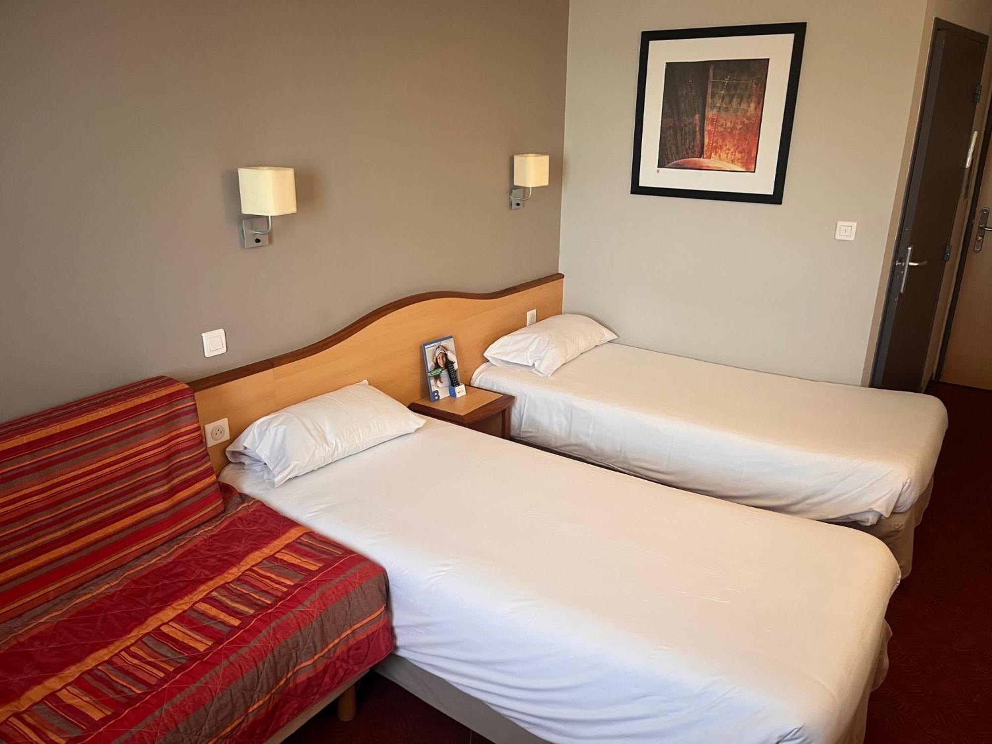 Brit Hotel Confort מונטובן מראה חיצוני תמונה