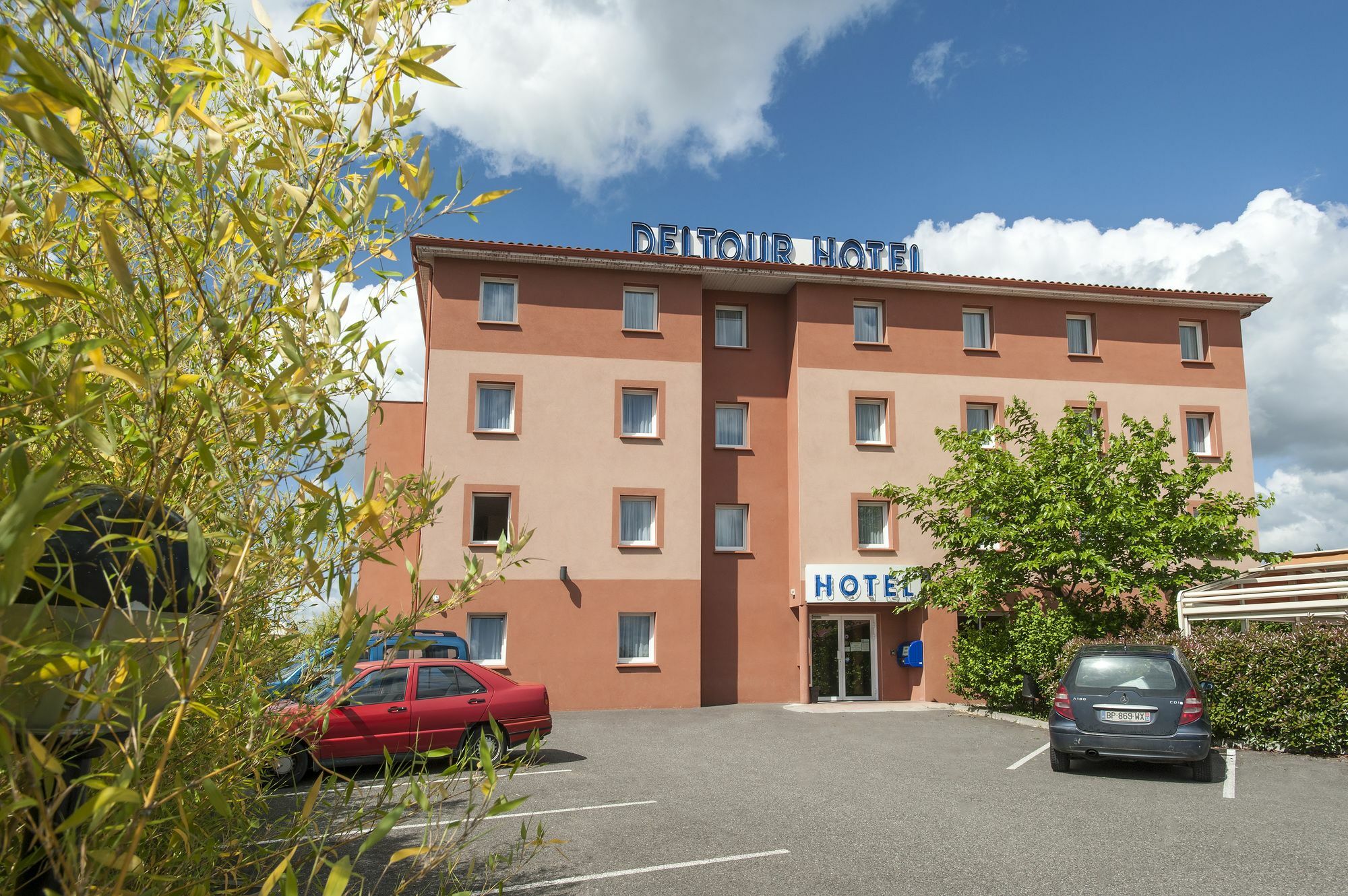 Brit Hotel Confort מונטובן מראה חיצוני תמונה
