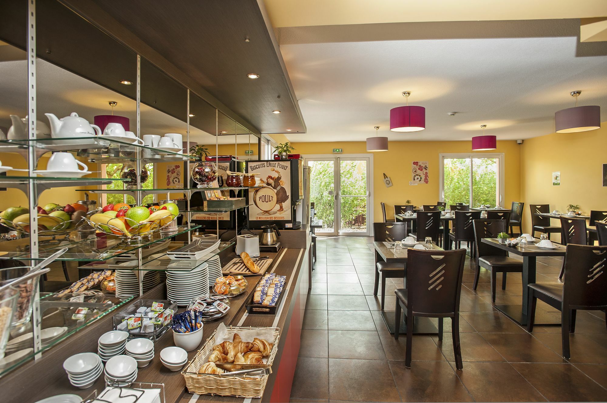 Brit Hotel Confort מונטובן מראה חיצוני תמונה
